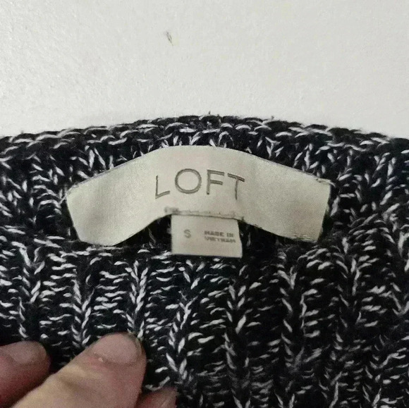 EUC! Knit flare sleeve loft sweater! - Picture 4 of 5